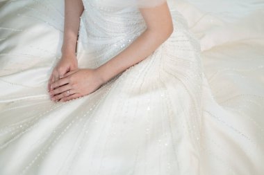 Alyans, Thai düğünü, mücevher, evlilik, nişanlı erkekler.