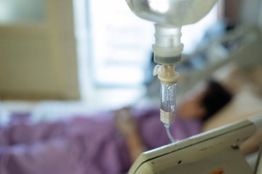 İntravenöz için sodyum klorür solüsyonu, tuzlu su, tıbbi tedavi, salin damar yolu.