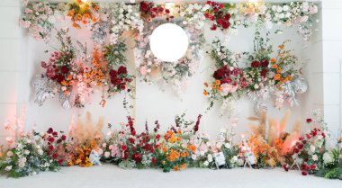 düğün çiçeği süslemesi seçici odak, beyaz akımın yumuşak odağı