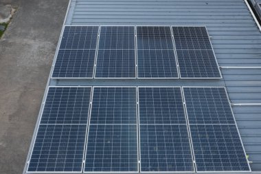 Çatıdaki güneş pilleri, powe kaydedin