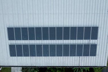 Çatıdaki güneş pilleri, powe kaydedin