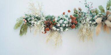 düğün arkaplanı, düğün çiçeği süslemesi, gül duvarı, renkli arka plan, taze gül, bir demet çiçek.