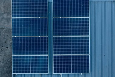 Çatıdaki güneş pilleri, powe kaydedin