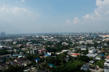 Nonthaburi, Tayland 'da uçan drone' dan havacılık şehri manzarası.