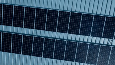 Çatıdaki güneş pilleri, powe kaydedin