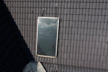 Çatıdaki güneş pilleri, powe kaydedin