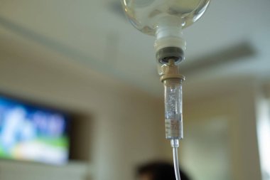 İntravenöz için sodyum klorür solüsyonu, tuzlu su, tıbbi tedavi, salin damar yolu.