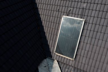 Çatıdaki güneş pilleri, powe kaydedin