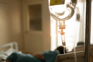 İntravenöz için sodyum klorür solüsyonu, tuzlu su, tıbbi tedavi, salin damar yolu.