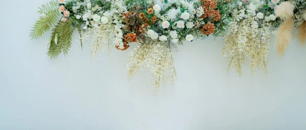 Svatební Pozadí Svatební Květinová Výzdoba Růžová Stěna Barevné Pozadí Čerstvá — Stock fotografie