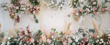 düğün çiçeği süslemesi seçici odak, beyaz akımın yumuşak odağı