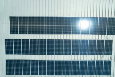 Çatıdaki güneş pilleri, powe kaydedin