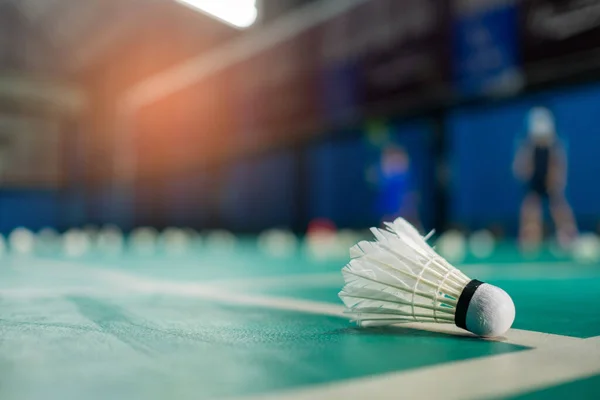 Badminton Shuttlecock Piso Verde — Fotografia de Stock