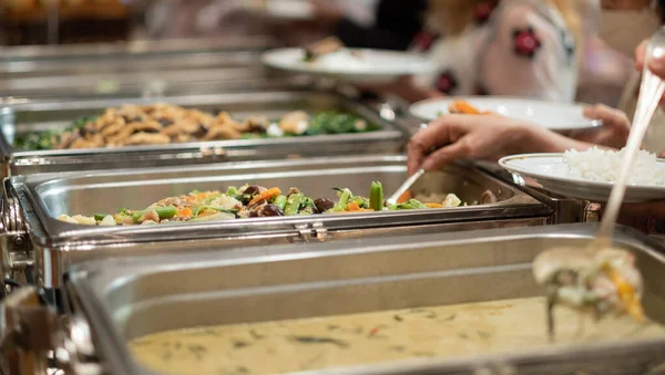 Μπουφέ Τροφίμων Catering Κόμμα Τροφίμων Στο Εστιατόριο Μίνι Καναπεδάκια Σνακ — Φωτογραφία Αρχείου