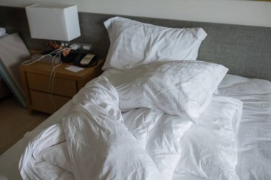 beyaz yatak arka planı, uykudan sonra, kirli