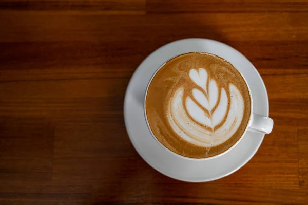 Heißer Latte Art Kaffee Auf Dem Tisch Entspannende Zeit — Stockfoto