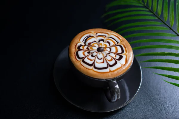 Heißer Latte Art Kaffee Auf Dem Tisch Entspannende Zeit — Stockfoto