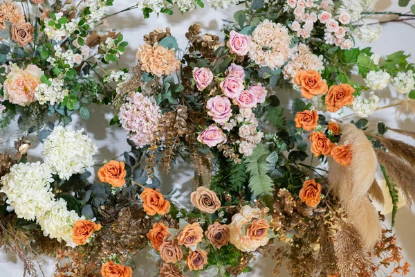 düğün çiçeği arkaplanı, renkli arka plan, taze gül, bir demet flowe