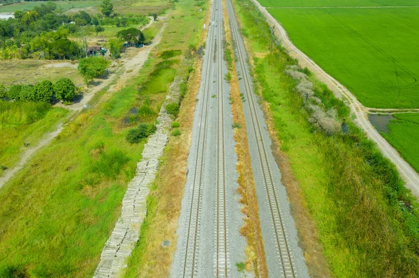 Demiryolu hattının uçan insansız hava aracı görüntüsü
