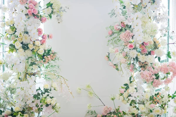 Esküvő Háttér Esküvő Virág Dekoráció Rózsa Fal Színes Háttér Friss — Stock Fotó