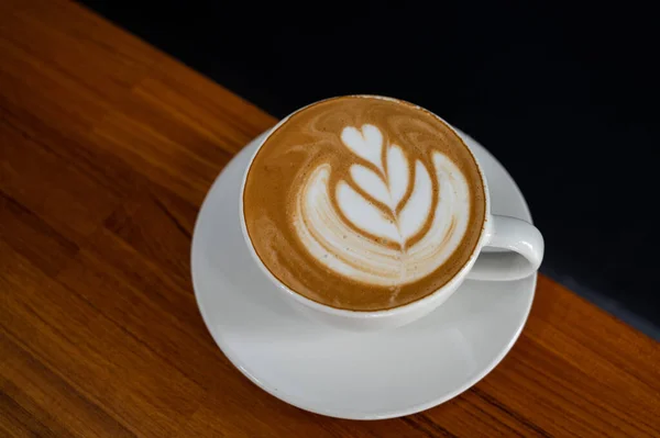 Sıcak Sütlü Kahve Masada Kahve Dinlenme Zamanı — Stok fotoğraf