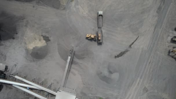 Aerial View Sand Loaders Shoveling Rocks Dump Trucks — Stock Video