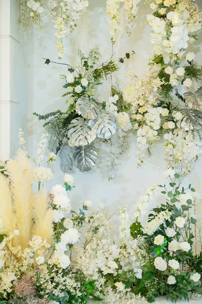 düğün arkaplanı, düğün çiçeği süslemesi, gül duvarı, renkli arka plan, taze gül, bir demet çiçek.