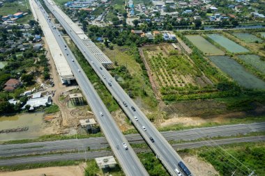 Otoyol manzarası, araba, yol manzarası, ulaşım.