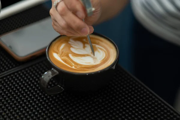Hot Latte Art Coffee Table Relax Time — Foto de Stock