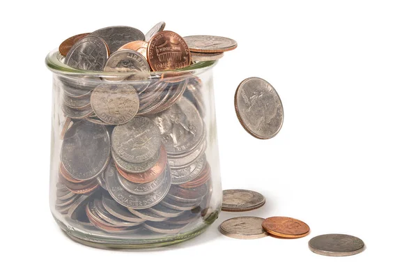 Monety Szklane Słoiki Monetami Koncepcja Oszczędności Pieniędzy Spadająca Waluta Dolar — Zdjęcie stockowe