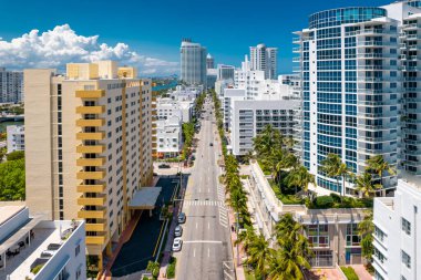 Miami Beach Florida 'da. Miami South Beach FL City Caddesi Panorama 'sı. Atlantik Okyanusu. Yaz tatilleri. Residential House 'un güzel manzarası, Island' daki Otel ve Resorts. Hava fotoğrafçılığı