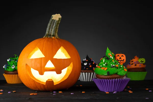 Pastelito Halloween Calabaza Jack Linterna Postre Fiesta Halloween Muffin Decorado —  Fotos de Stock