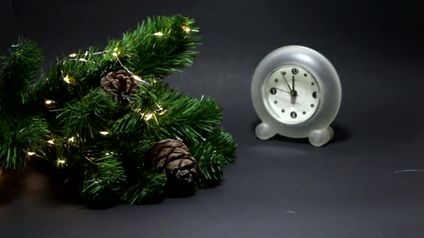 Jul Och Nyår Symboler Svart Bakgrund Nytt Och Julkort — Stockvideo