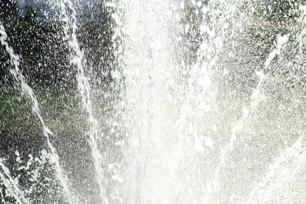 Hot Day Beautiful Fountain Park Splashes Water Fountain Backlight — Stockfoto