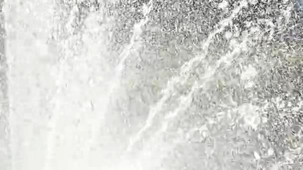 Hot Day Beautiful Fountain Park Splashes Water Fountain Backlight — Stock video