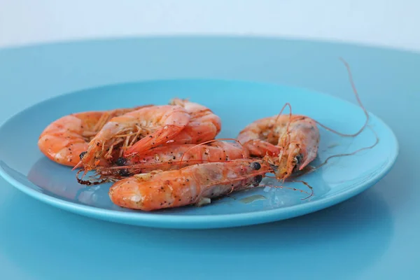 Boiled Shrimps Blue Plate Healthy Sea Food — Stock Photo, Image
