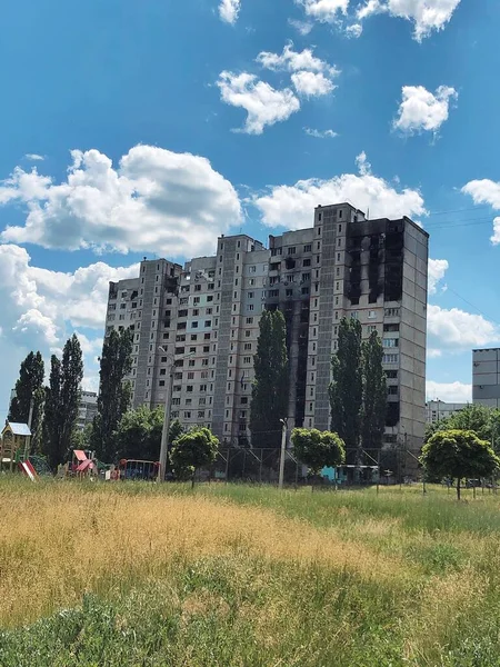 2022 Ukraina Charkiv Rysslands Krig Mot Ukraina Bostäder Höghus Byggnad — Stockfoto