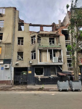 23.06.2022 Ukrayna, Harkov. Ukrayna 'da savaş. Roket saldırısından yıkılmış bir ev. Ukrayna için dua edelim, Ukrayna 'daki savaşı durduralım.!