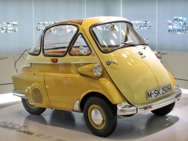 26.07.2013, Almanya, Münih, BMW Müzesi: BMW Isetta, Almanya 'nın Münih kentindeki bir otomobil müzesi. 1972 'de kuruldu. Yüksek kalite fotoğraf