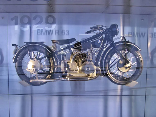 26.07.2013, Almanya, Münih, BMW Müzesi. BMW R 63 motosiklet: Yıl 1929, siyah renk.