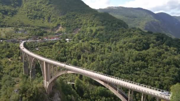 Γέφυρα Ιστορική Γέφυρα Μαυροβούνιο Αεροφωτογραφία — Αρχείο Βίντεο