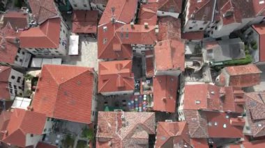 Seyahat et. Antik Kotor şehri. Karadağ. Hava görünümü.