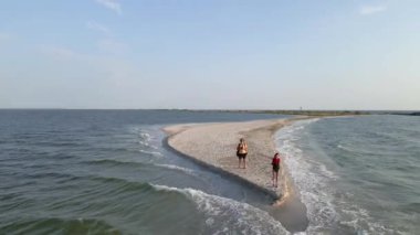 Seyahat et. Adanın kıyısında. Kinburn Spit. Hava görünümü.