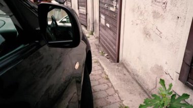 Otomobil. Alarmı olan bir araba..