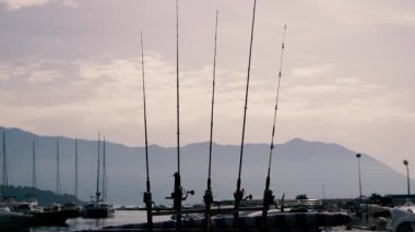 Dönüyor. Balıkçılık için dönen çubuklar.