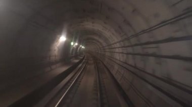 Tunnel. Railway tunnel through which the train travels.