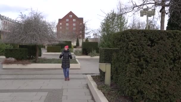 Travel Woman Walks City Copenhagen Denmark — Stock video