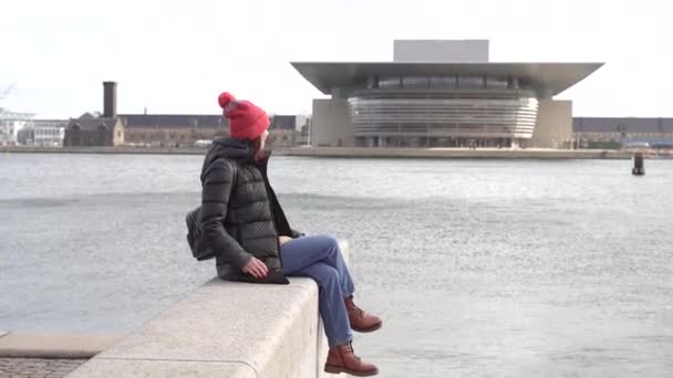 Travel Woman Walks City Copenhagen Denmark — Stock video