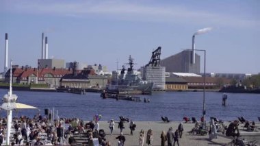 Bakayım. Bakayım. DENMARK - 7 Mayıs 2022    . 