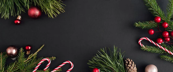 Karácsonyi Banner Készült Dekoráció Karácsonyfa Ágak Fekete Alapon Újévi Üdvözlőlap Stock Fotó